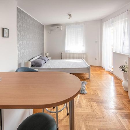 Stella Modern Apartment 2 Novi Sad Luaran gambar