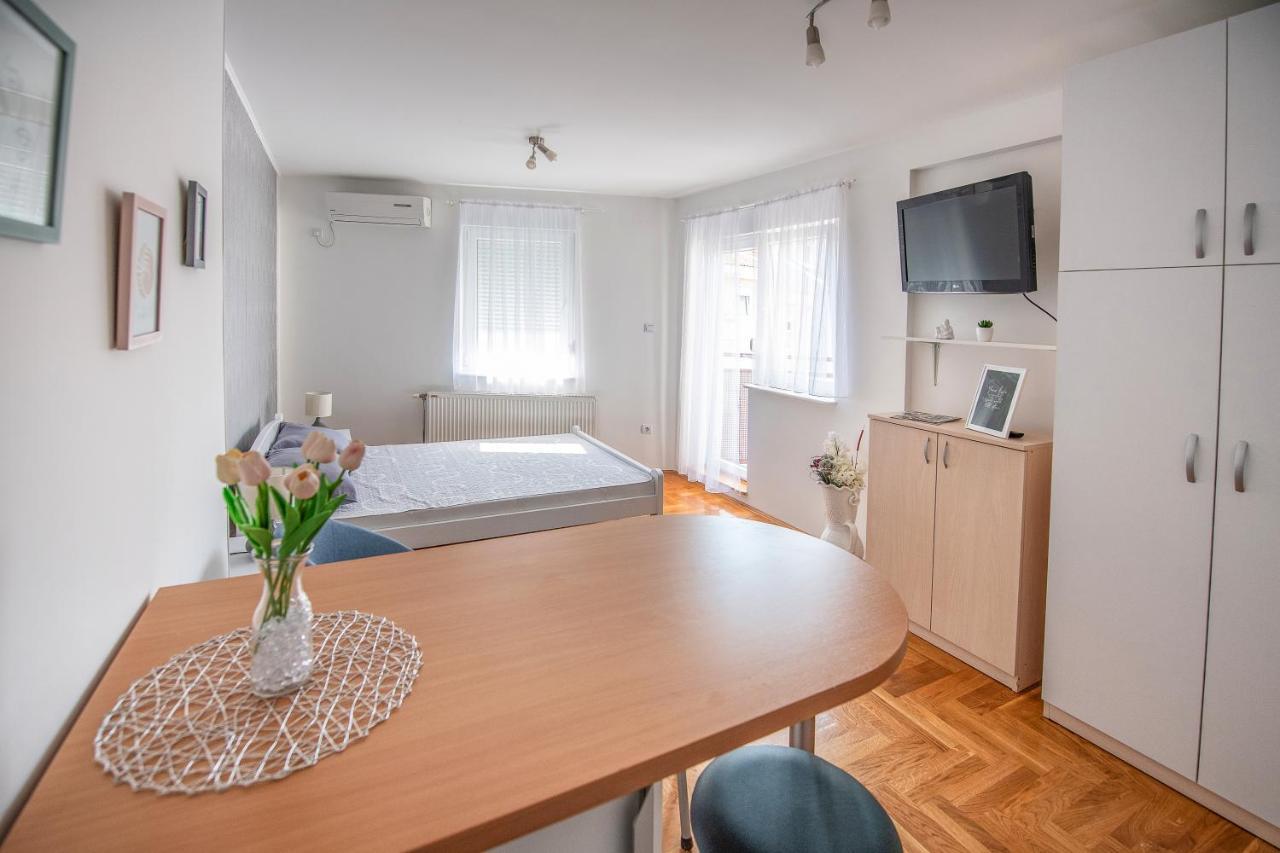 Stella Modern Apartment 2 Novi Sad Luaran gambar