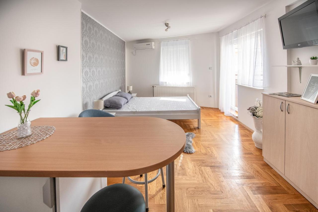 Stella Modern Apartment 2 Novi Sad Luaran gambar