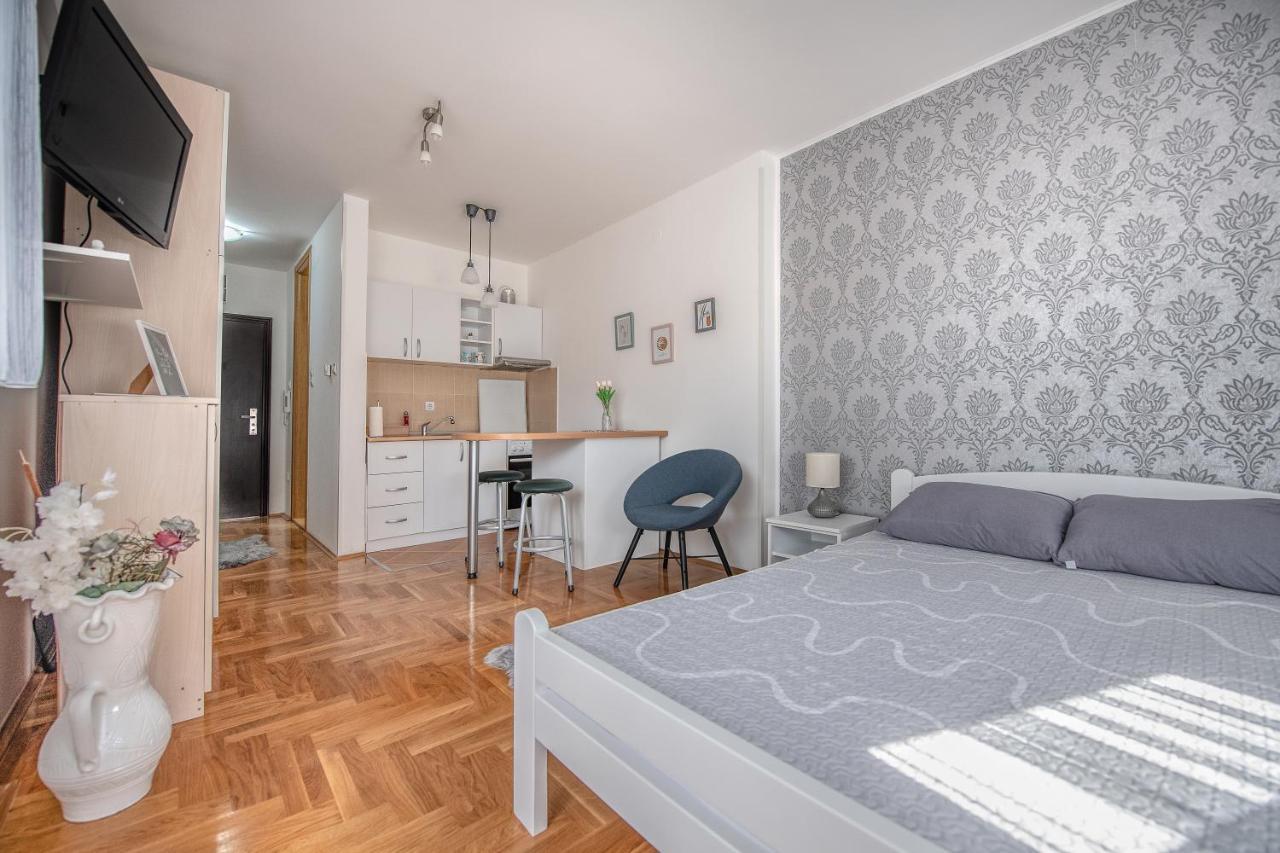 Stella Modern Apartment 2 Novi Sad Luaran gambar